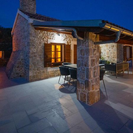 Holiday Home Svemir Драге Екстериор снимка