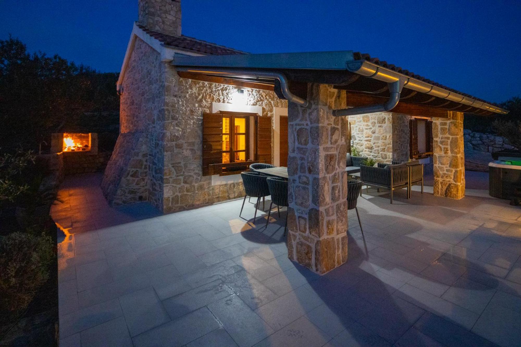 Holiday Home Svemir Драге Екстериор снимка