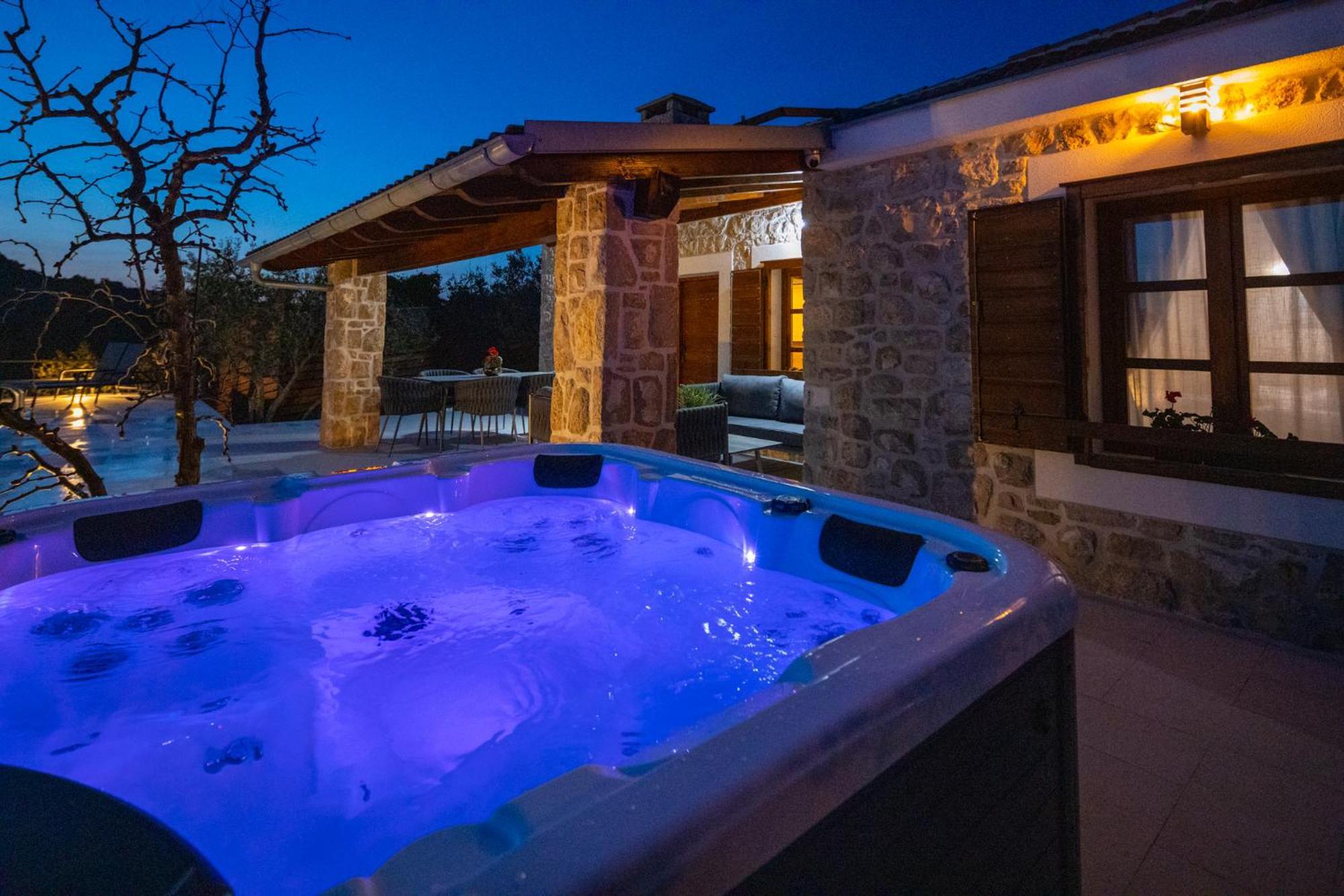 Holiday Home Svemir Драге Екстериор снимка