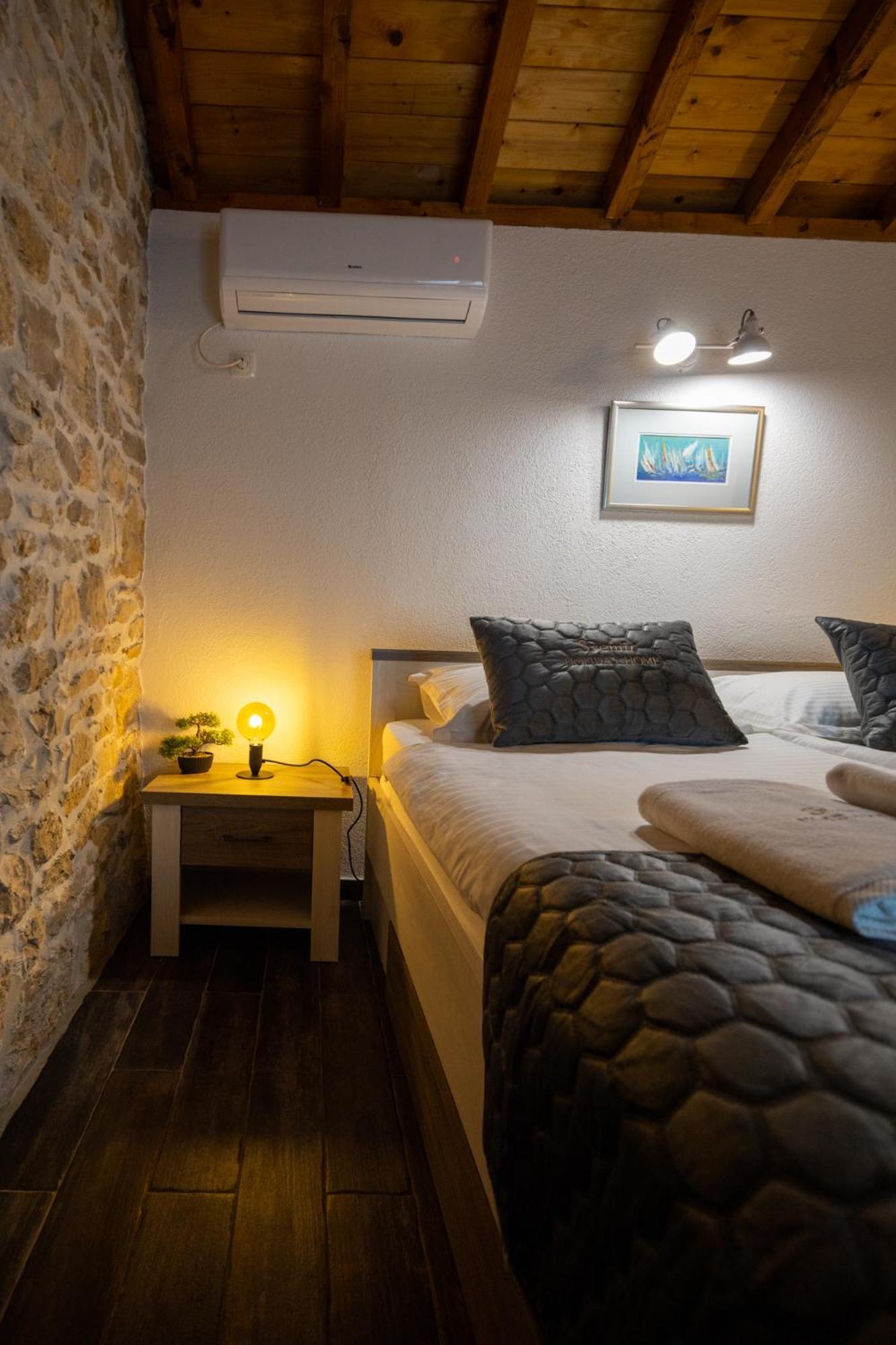 Holiday Home Svemir Драге Екстериор снимка