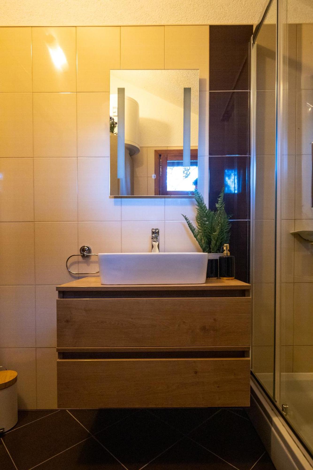 Holiday Home Svemir Драге Екстериор снимка