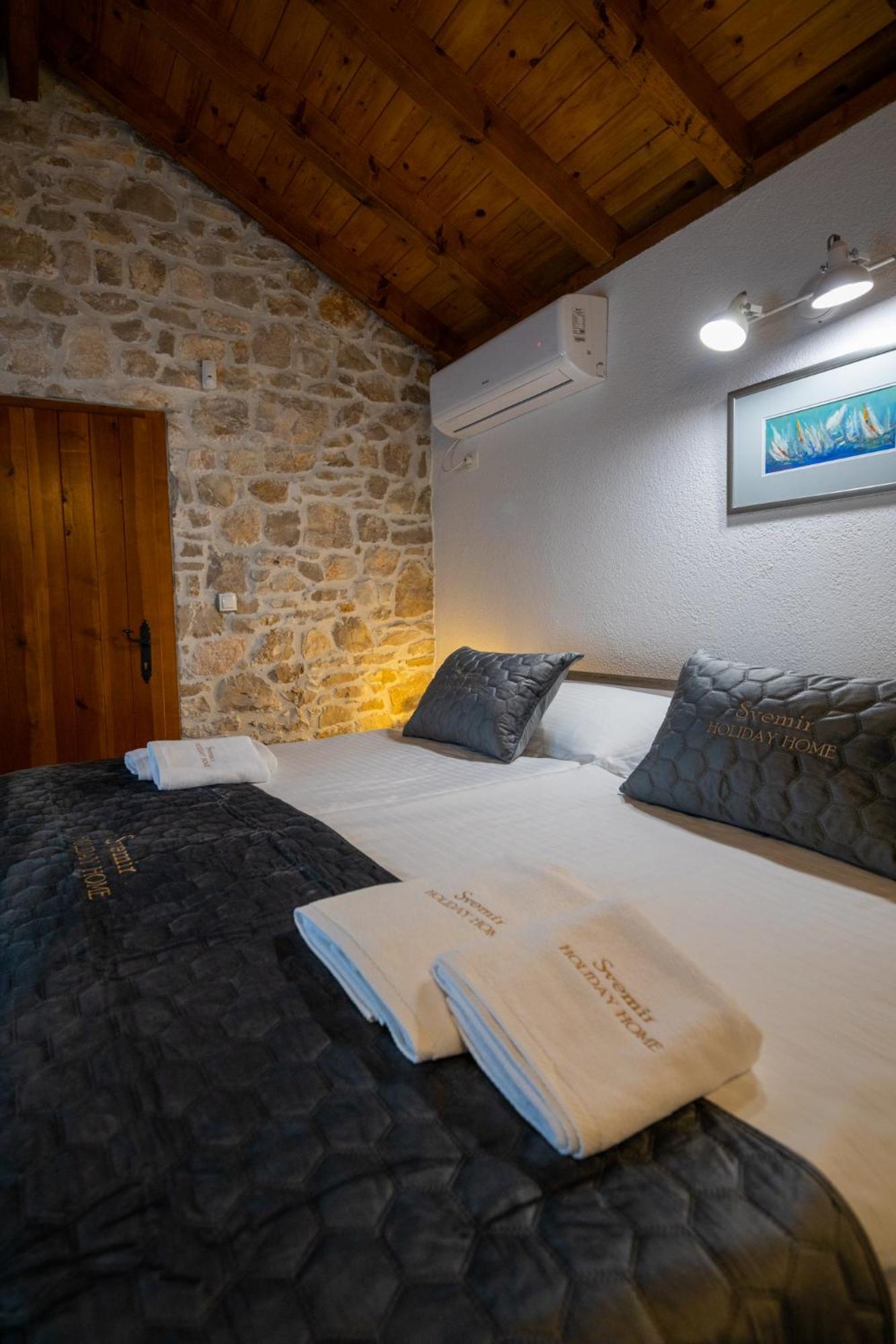 Holiday Home Svemir Драге Екстериор снимка
