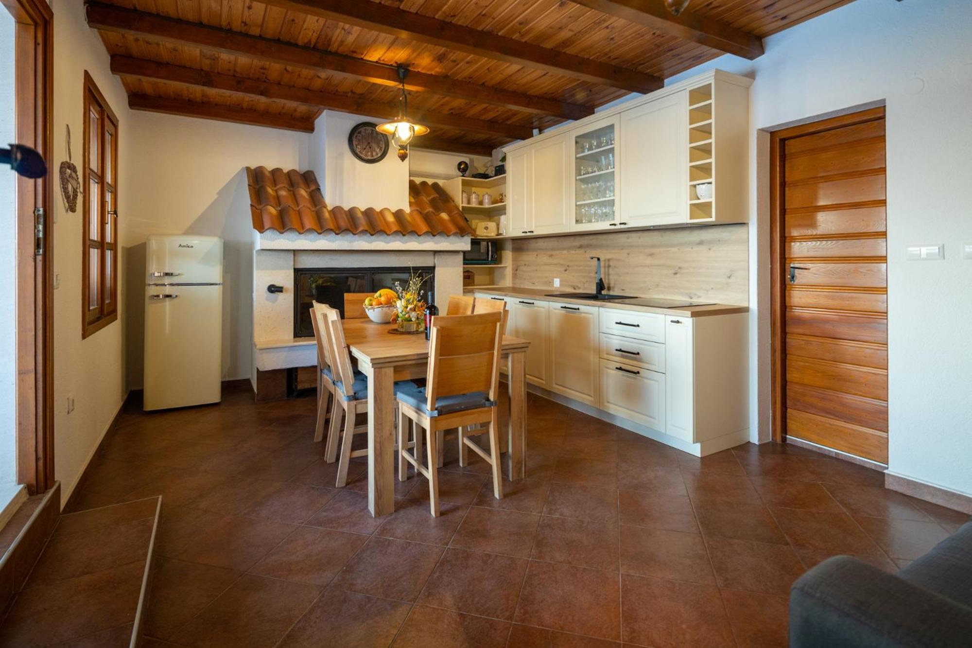 Holiday Home Svemir Драге Екстериор снимка
