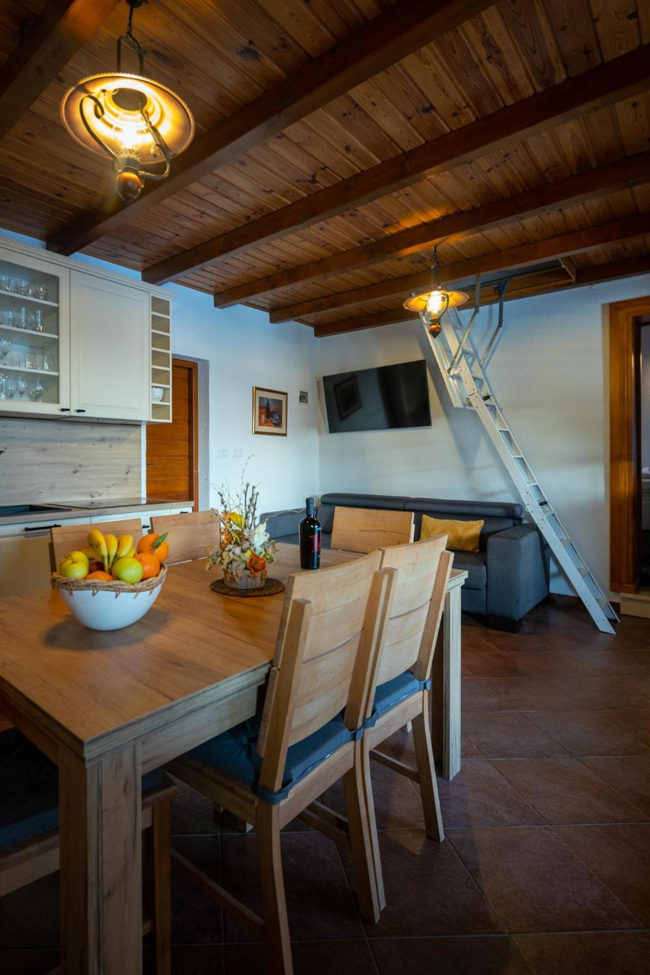 Holiday Home Svemir Драге Екстериор снимка