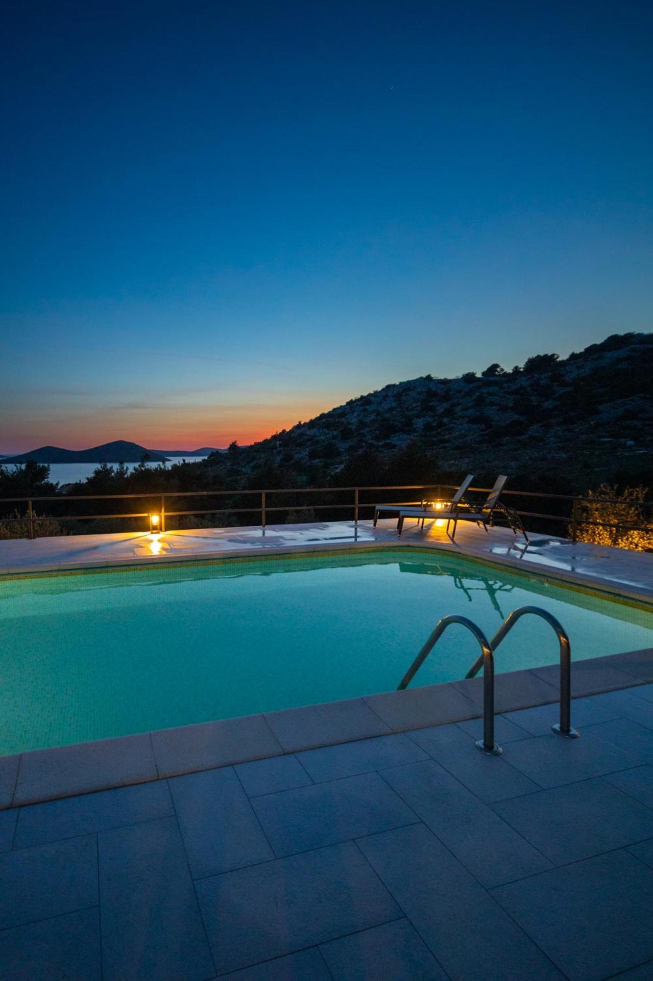 Holiday Home Svemir Драге Екстериор снимка